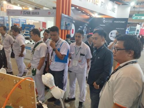 LINE ALBUM Manufacturing-Indonesia-2024 241211 19