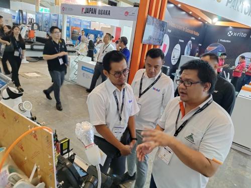 LINE ALBUM Manufacturing-Indonesia-2024 241211 24
